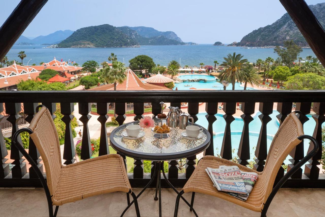 Suite Pool View
